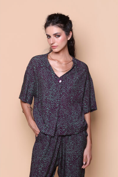 Blusa dois botões estampada Desfiladeiro ametista