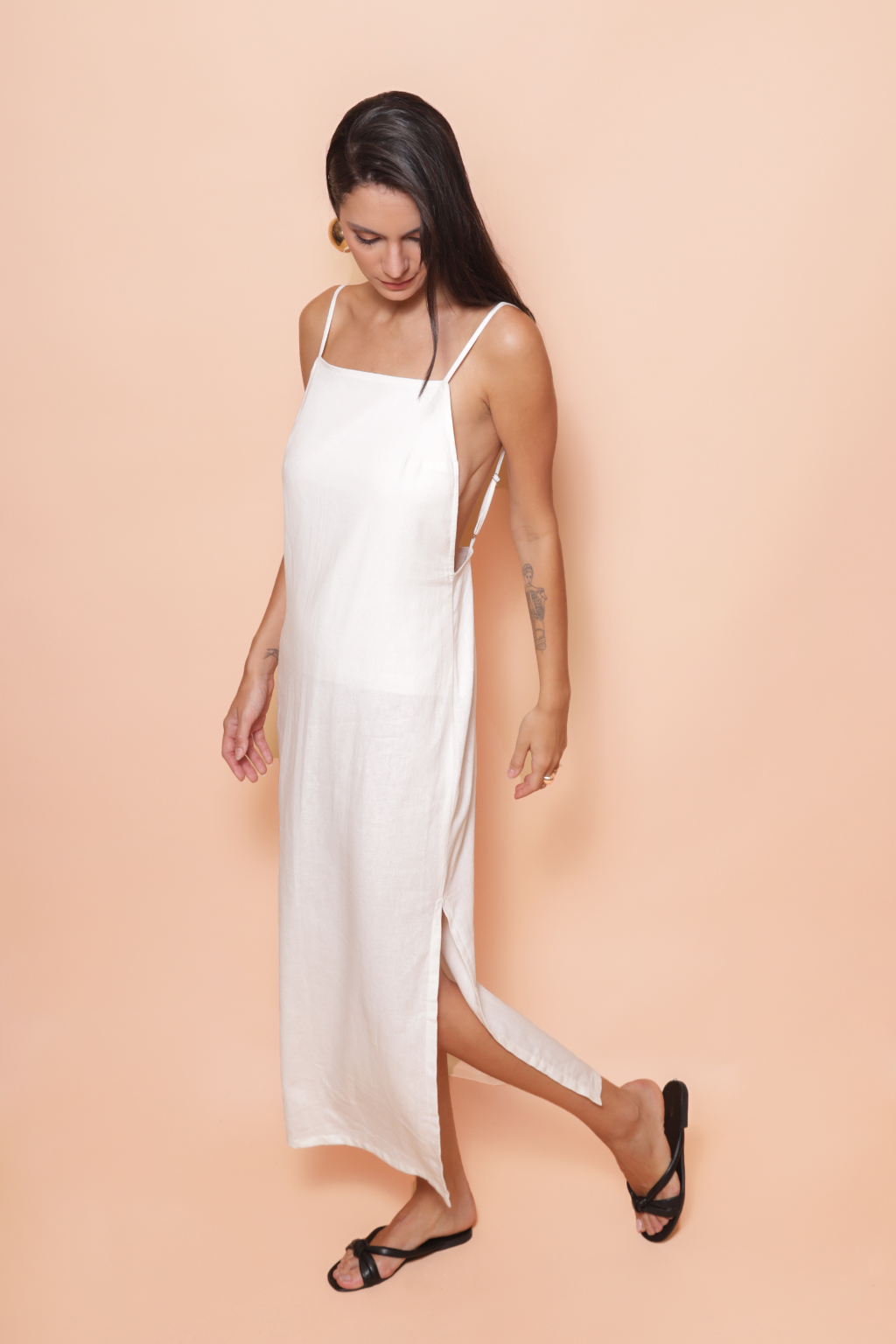 Vestido longo costas abertas linho off-white