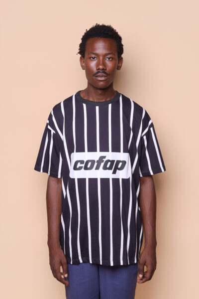 Camiseta oversize preta estampada Democracia 83