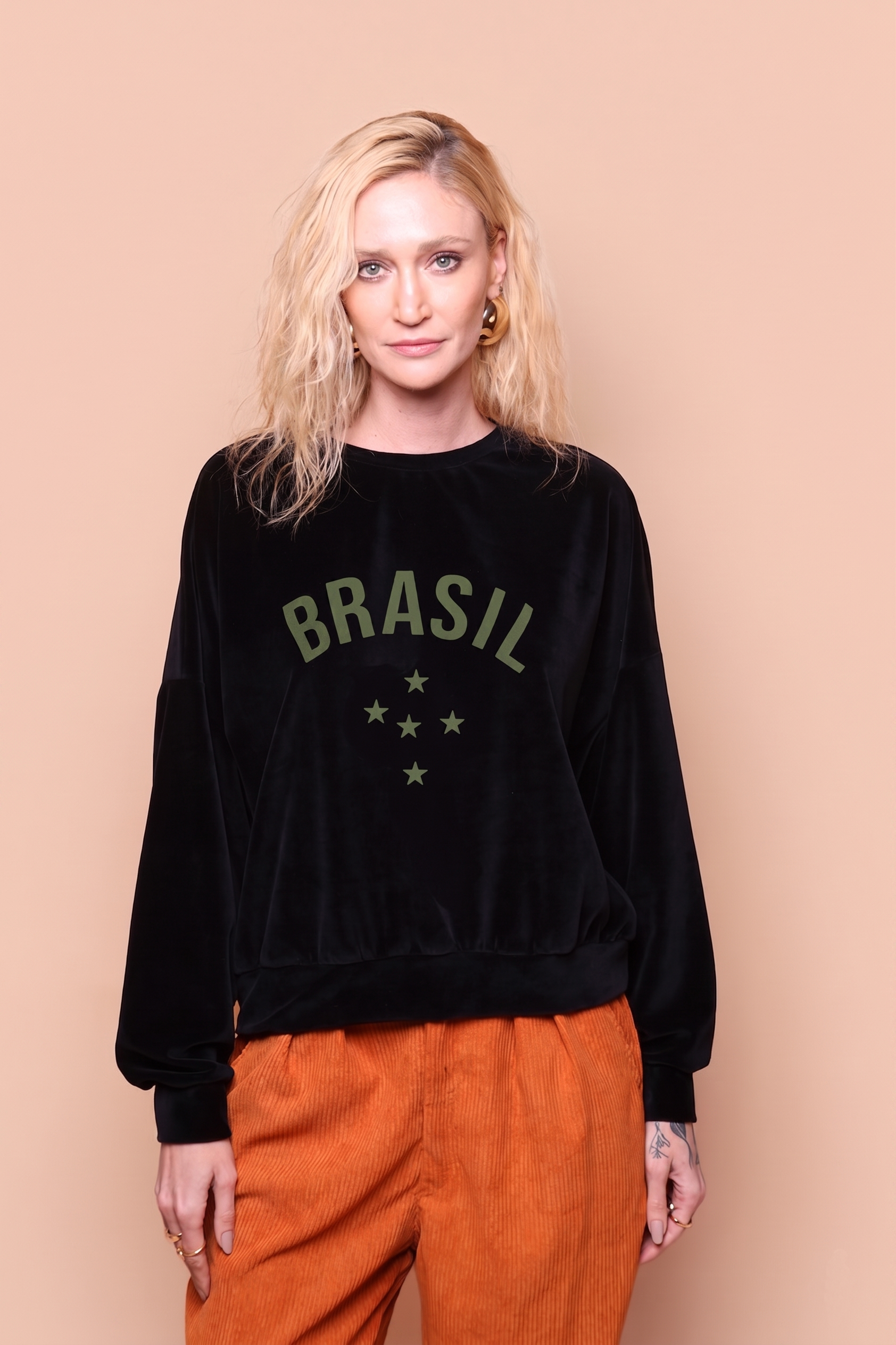 Blusão curto plush preto Brasil