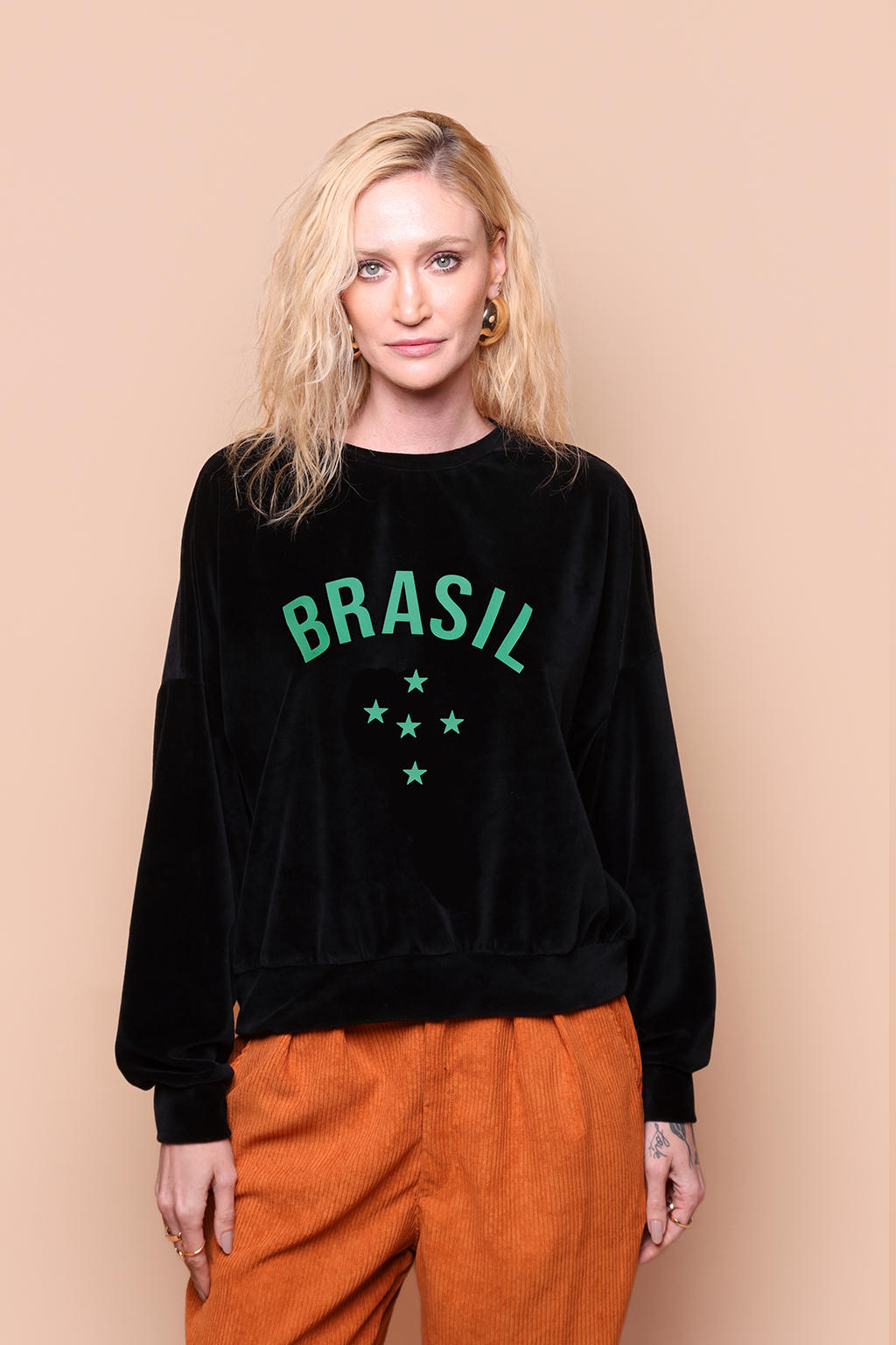 Blusão curto plush preto Brasil