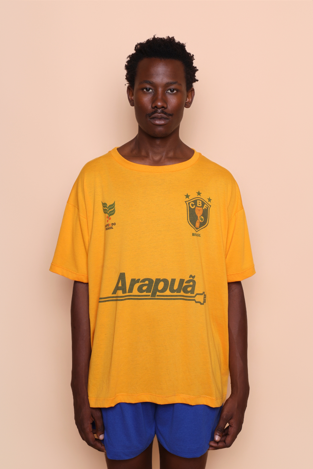 Camiseta oversize amarela Seleção de 82