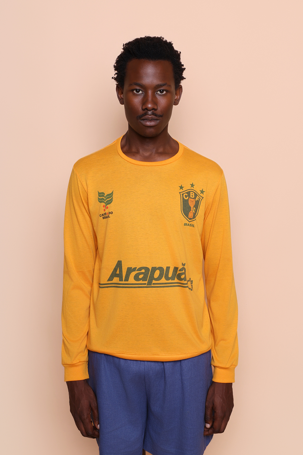 Camiseta manga longa amarela Seleção de 82 Arapuã