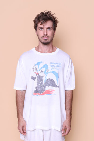 Camiseta oversize estampada Traumatize sua Família