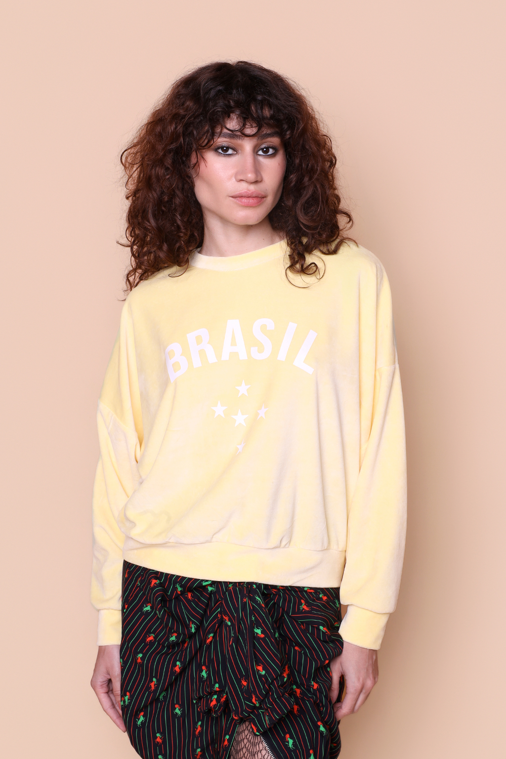 Blusão curto plush amarelo Brasil