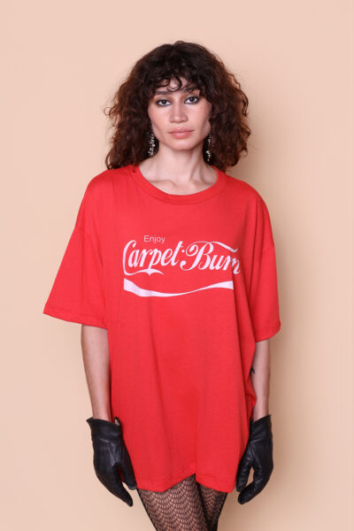 Camiseta oversize vermelha estampada Carpet Burn