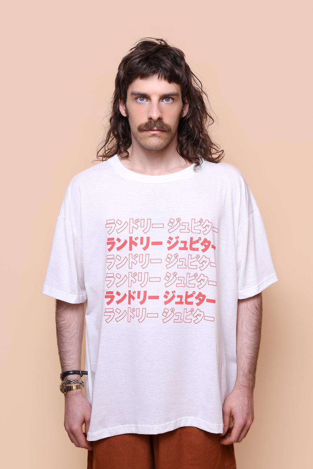 Camiseta oversize estampada Lavanderia Júpiter Katakana