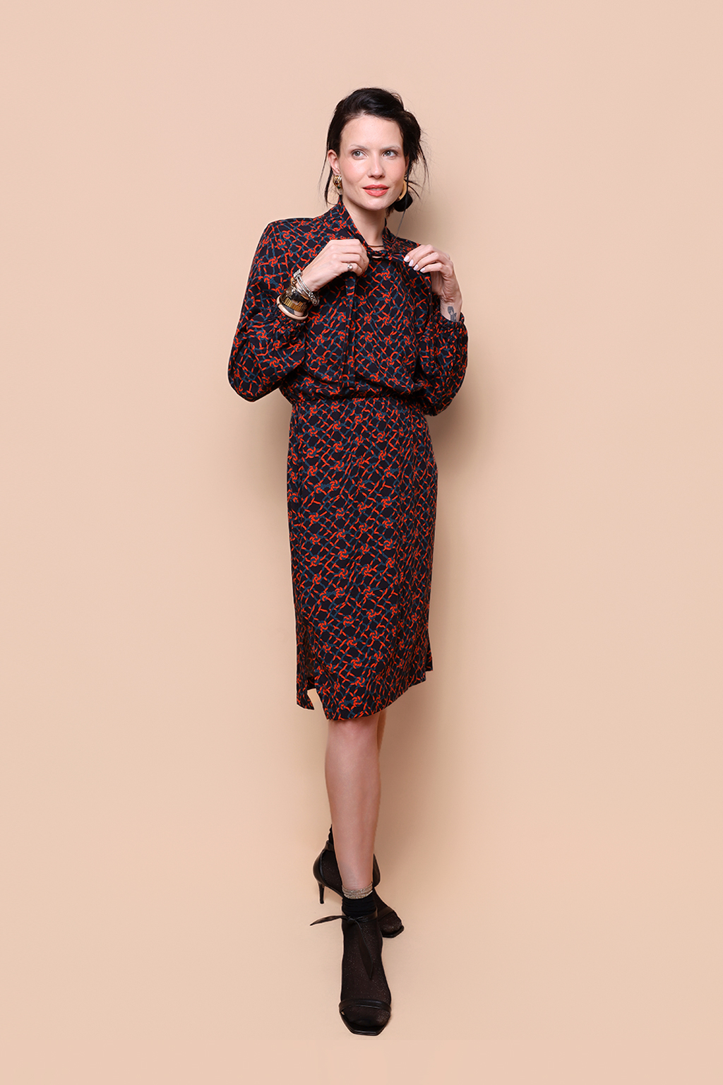 Vestido manga longa lenço Cadeia vermelha
