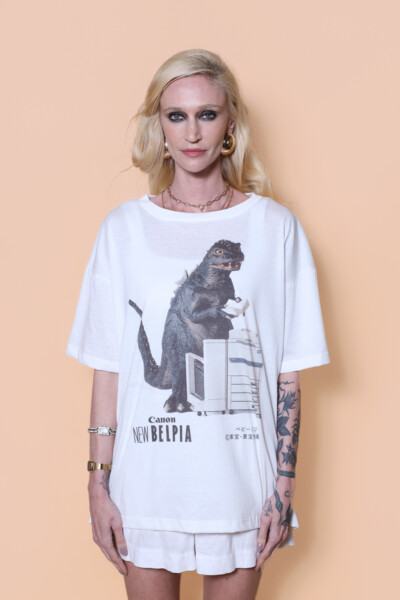 Camiseta oversize estampada Canon Kaiju