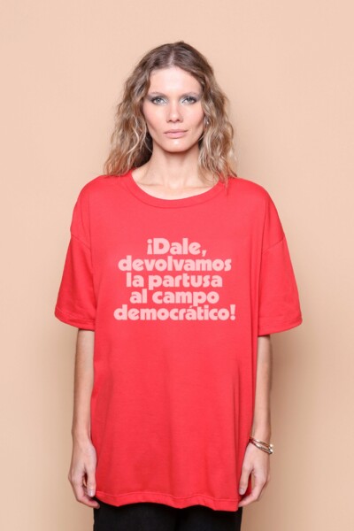 Camiseta oversize vermelha estampada Dale