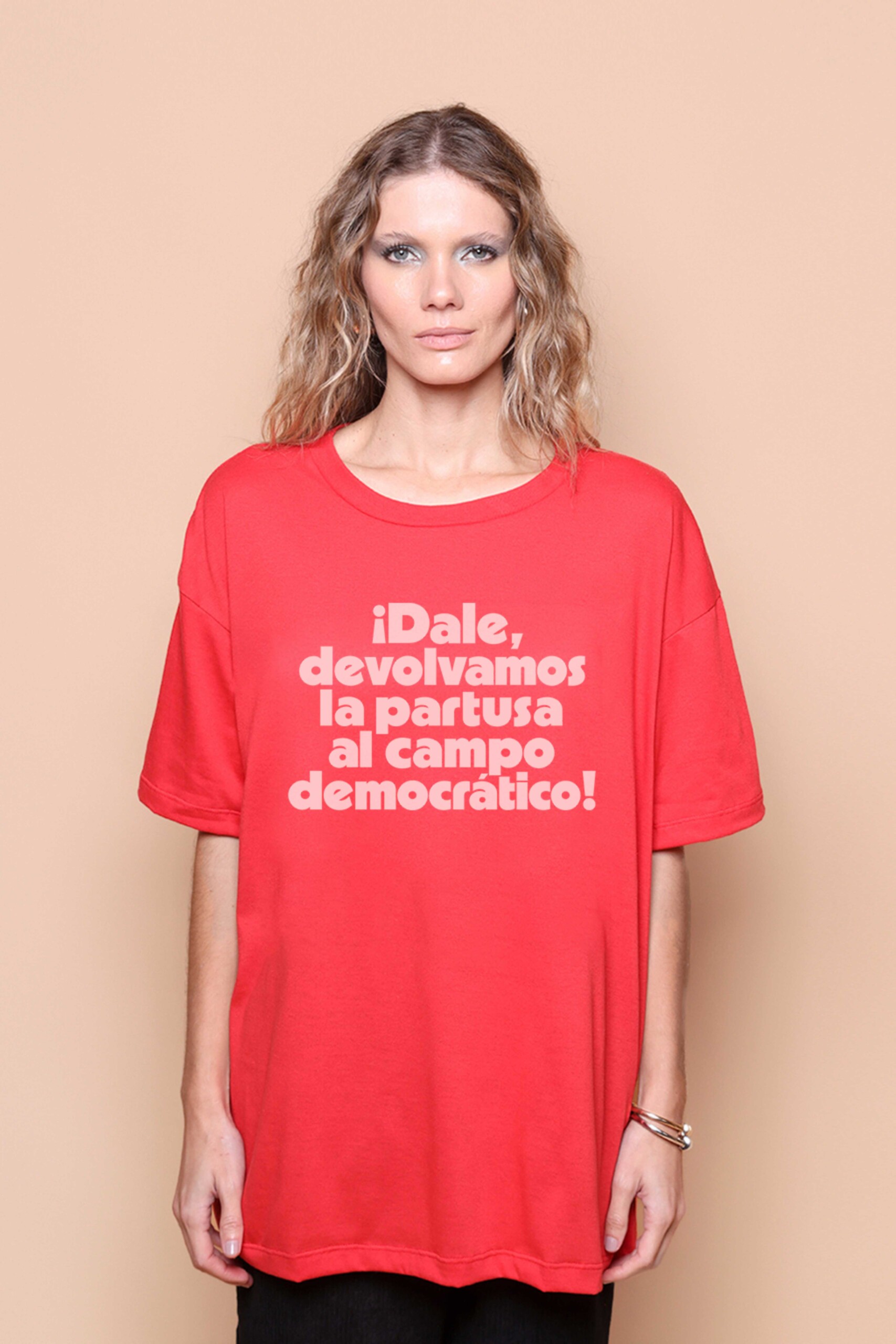 Camiseta oversize vermelha estampada Dale