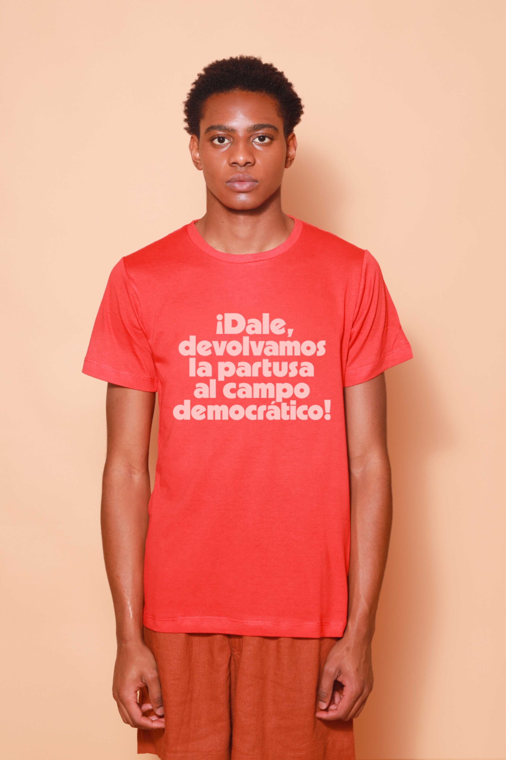 Camiseta vermelha estampada Dale