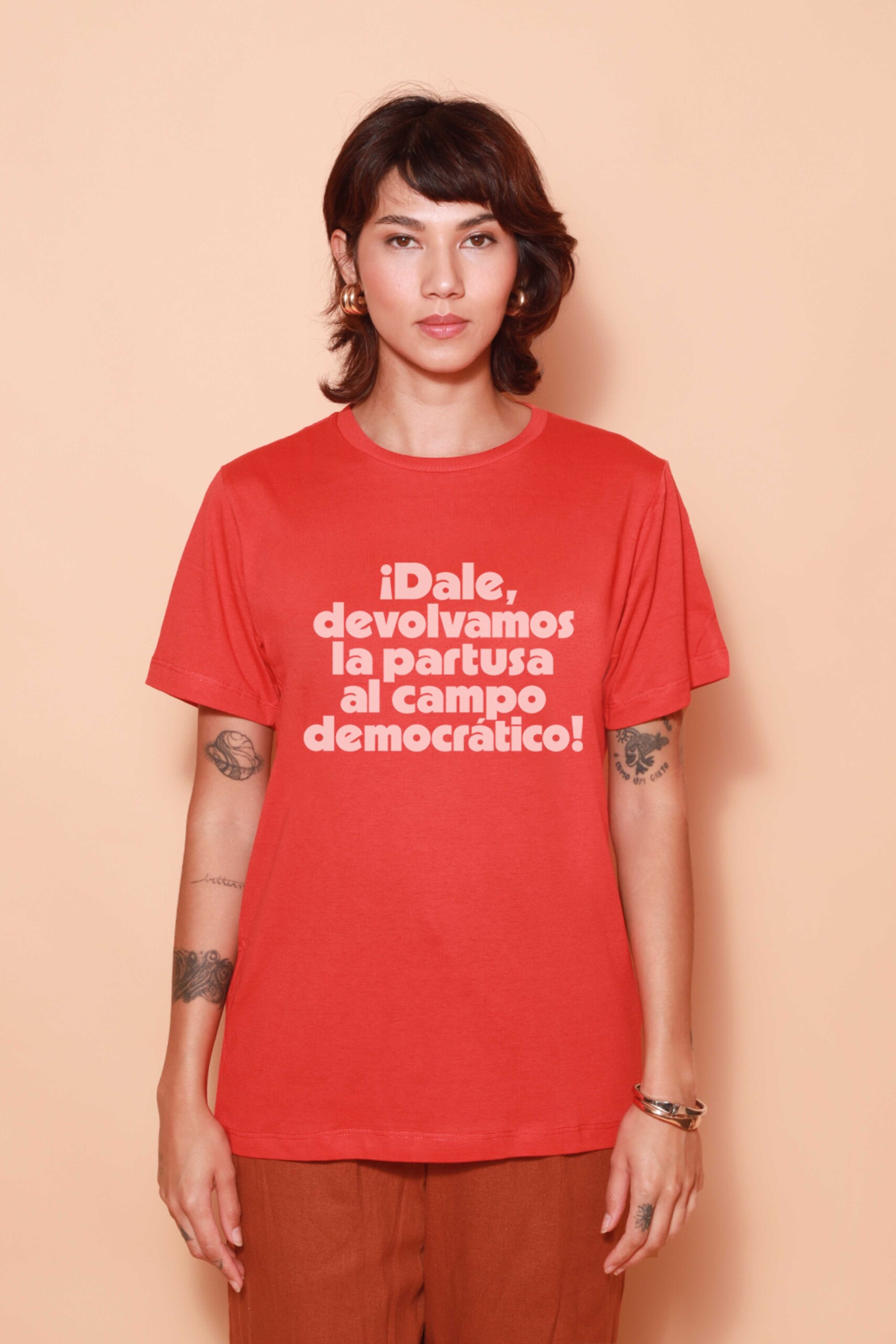 Camiseta vermelha estampada Dale
